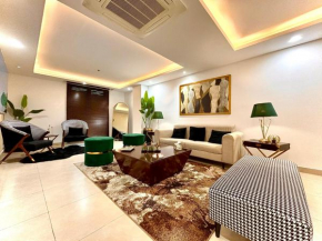 Sky Vista Apartments in Gold Crest Mall, DHA - Skyline Views